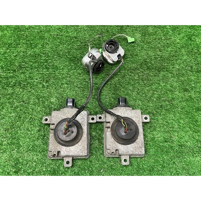 マツダ（Mazda） CCEAW プレマシー 純正バラスト 左右 W3T15671