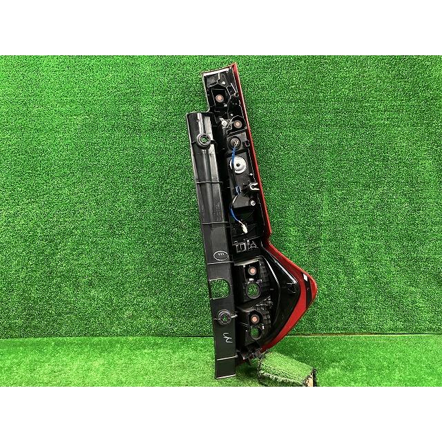 トヨタ（TOYOTA） 比較的綺麗 LED玉切れなし M900A M910A ルーミー 左 