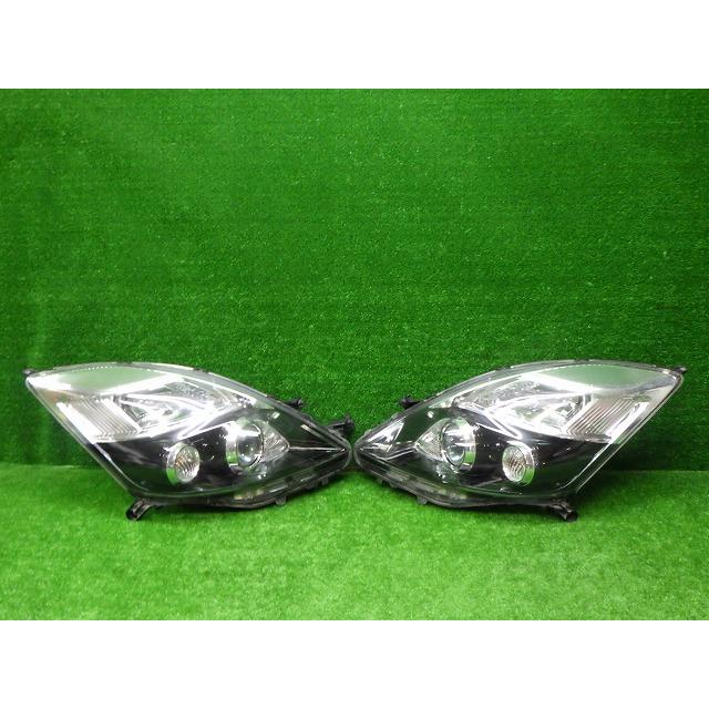 トヨタ（TOYOTA） ZGW10/15 アイシス 後期 ヘッドライト 左右 HID 44