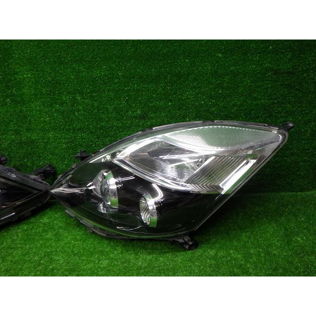 トヨタ（TOYOTA） ZGW10/15 アイシス 後期 ヘッドライト 左右 HID 44