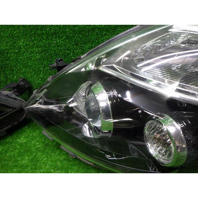 トヨタ（TOYOTA） ZGW10/15 アイシス 後期 ヘッドライト 左右 HID 44