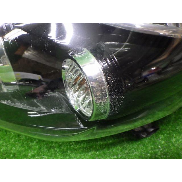 トヨタ（TOYOTA） ZGW10/15 アイシス 後期 ヘッドライト 左右 HID 44