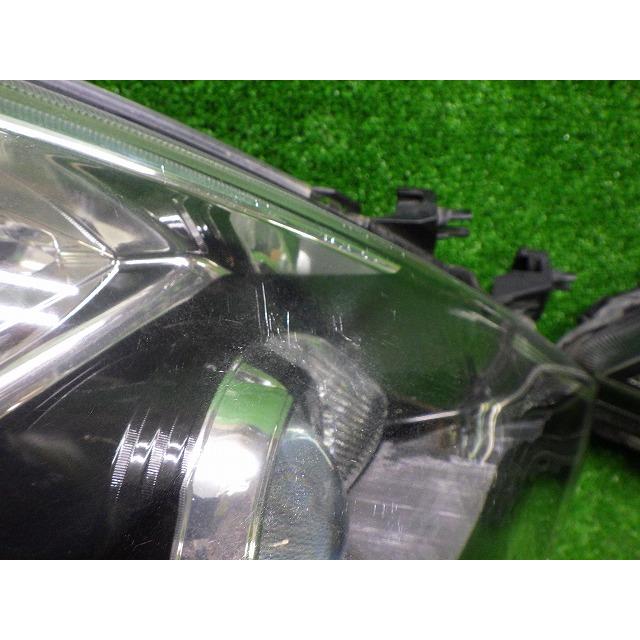 トヨタ（TOYOTA） ZGW10/15 アイシス 後期 ヘッドライト 左右 HID 44