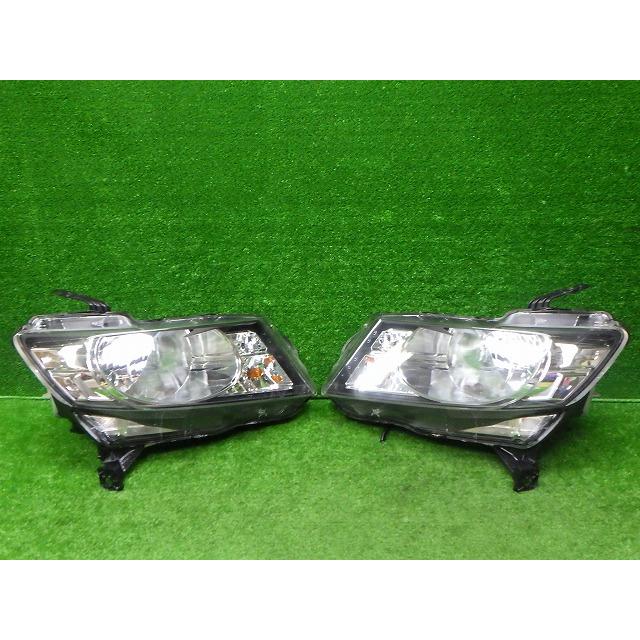 ホンダフリードGB3 ヘッドライトHID左右