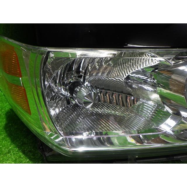 ヴォクシー 後期 右ヘッドライト HID AZR 65/60 28-183 V1 バラスト付