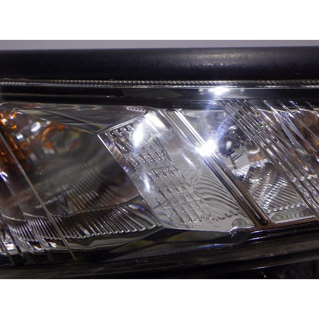 トヨタ（TOYOTA） ヴォクシー ヘッドライト 左右 HID ZRR70/75 後期 28