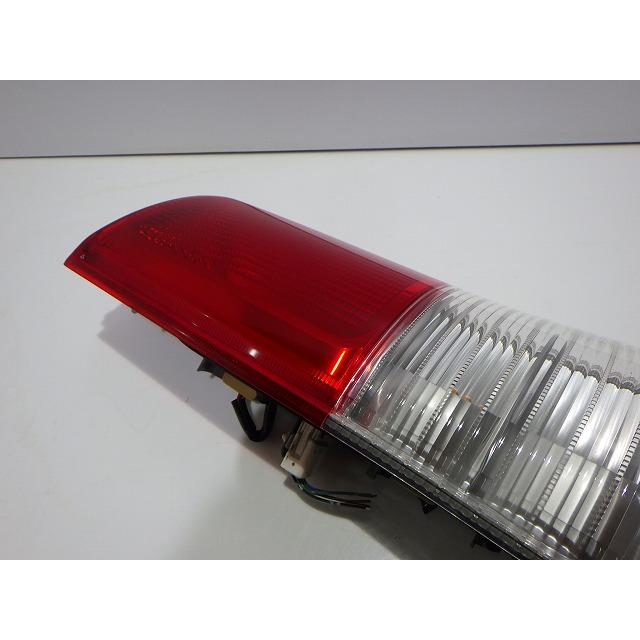 S412M タウンエース　右テールランプ　220-17042 車 S412M タウンエース 右テールランプ 220-17042