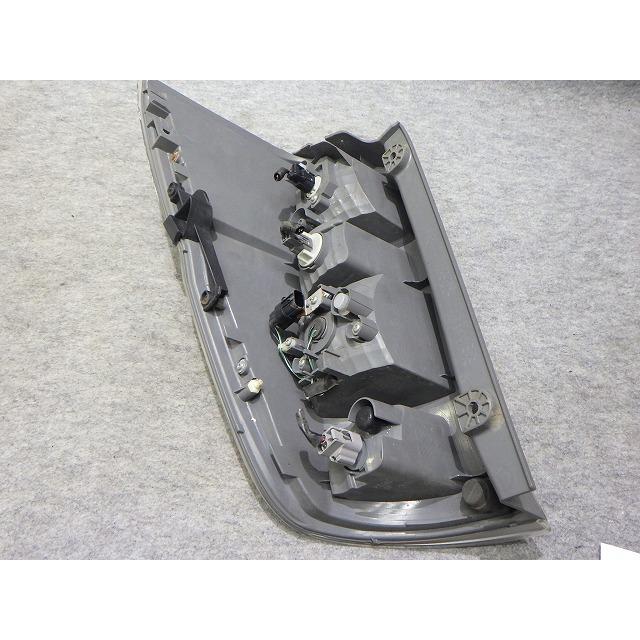 ホンダ（HONDA） ステップワゴン スパーダ 右テールレンズ RK5/6 RK系