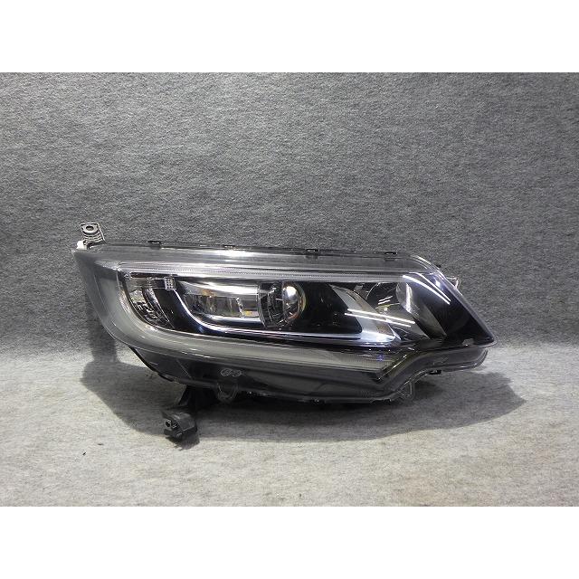 フリードハイブリッド右ヘッドライトLED ホンダ（HONDA） フリードハイブリット 右ヘッドライト LED 前期 W2172