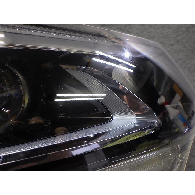 フリードハイブリッド右ヘッドライトLED ホンダ（HONDA） フリードハイブリット 右ヘッドライト LED 前期 W2172