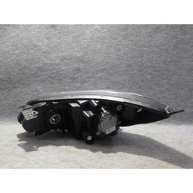 ホンダ（HONDA） フリードハイブリット 右ヘッドライト LED 前期 W2172