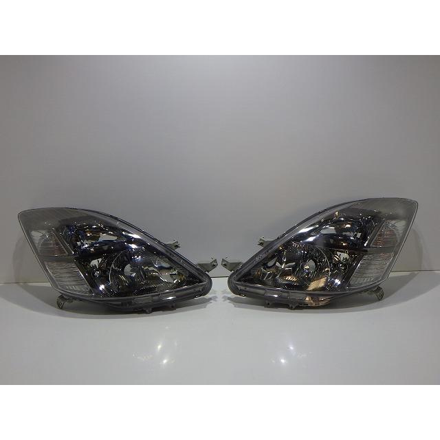 トヨタ（TOYOTA） アイシス ヘッドライト 左右 HID ANM10/15 前期 44