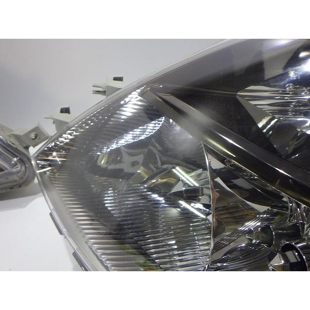 トヨタ（TOYOTA） アイシス ヘッドライト 左右 HID ANM10/15 前期 44
