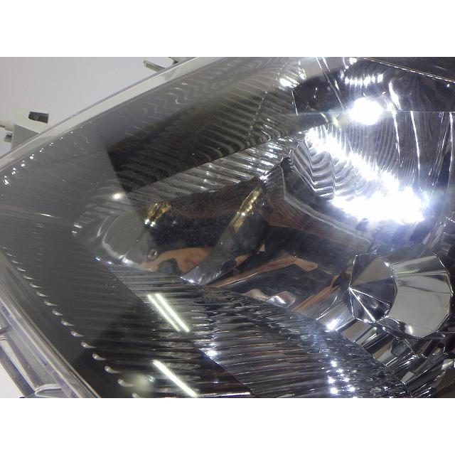 トヨタ（TOYOTA） アイシス ヘッドライト 左右 HID ANM10/15 前期 44