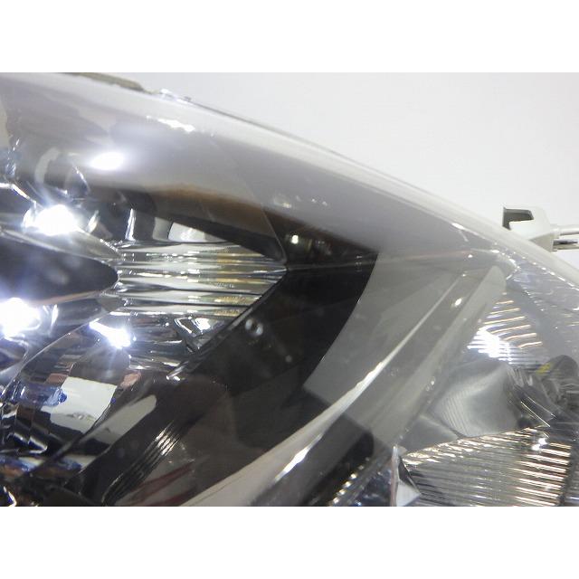 トヨタ（TOYOTA） アイシス ヘッドライト 左右 HID ANM10/15 前期 44