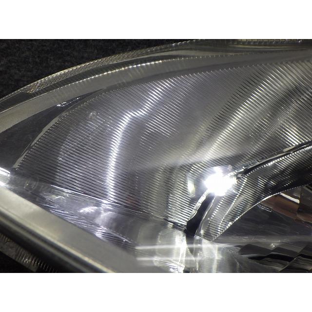 マツダ プレマシー CW / 日産 ラフェスタ HID ヘッドライト（左から右） マツダ（Mazda） プレマシー ラフェスタ ヘッドライト 左右 HID CW