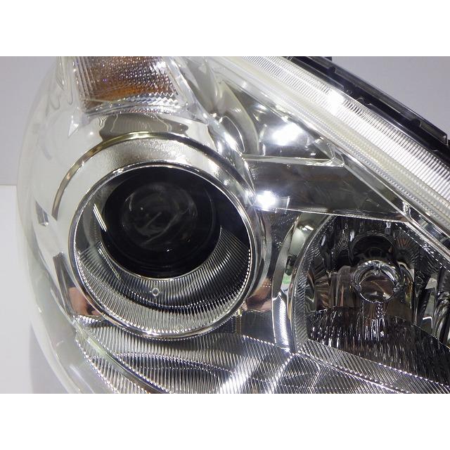 日産（NISSAN） ティーダ 右ヘッドライト HID キセノン 後期 C11 NC11