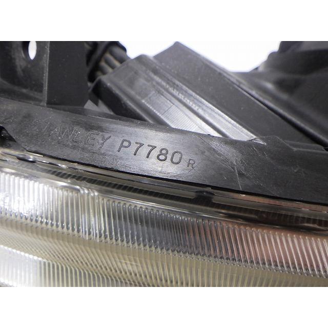 日産（NISSAN） ティーダ 右ヘッドライト HID キセノン 後期 C11 NC11