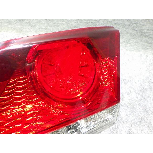 トヨタ（TOYOTA） 210系 クラウン アスリート 右テール フィニッシャー