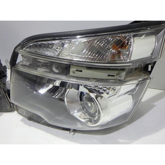 ヴォクシー 70系 ヘッドライト左右 HID 後期 28-225 T 81145/81185