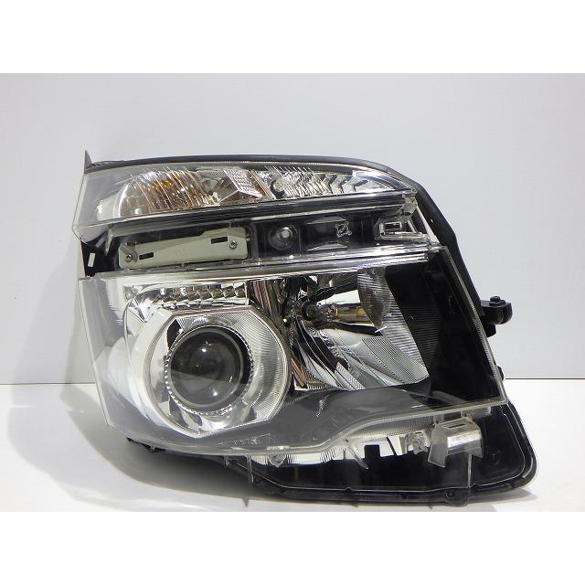 トヨタ（TOYOTA） 70系 ヴォクシー ヘッドライト 左右 HID ZRR70/75