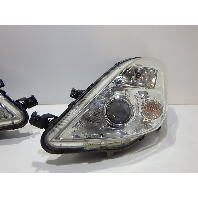 トヨタ（TOYOTA） アイシス ヘッドライト左右 ハロゲン ANM ZGM10/15
