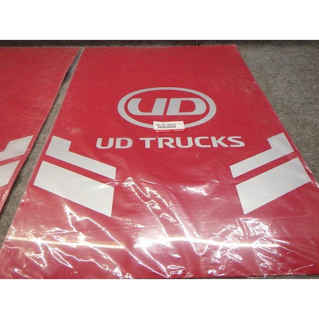未使用品 UDトラックス 純正 マッドガード 泥除け 2枚 クオン 63136