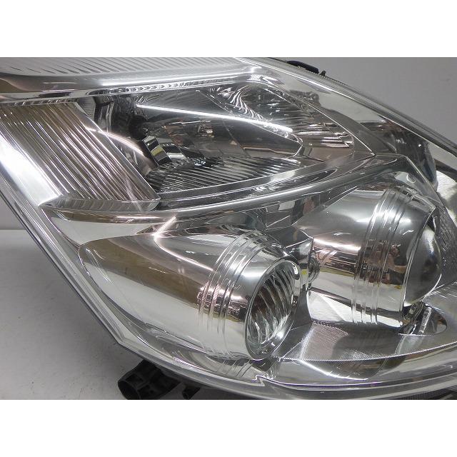 トヨタ（TOYOTA） ZGM10/15 アイシス 後期 右ヘッドライト ハロゲン 44