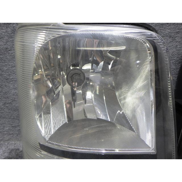 エブリィDA64V 左側ヘッドライト　LE04G6129 (66) スズキ（SUZUKI） エブリイ DA64V ヘッドライト 左右 ハロゲン