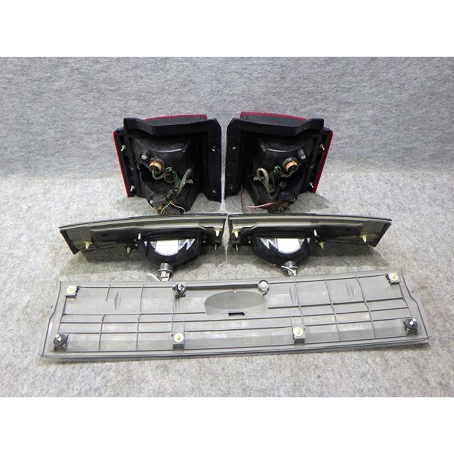三菱（MITSUBISHI） デリカD5 テール左右 フィニッシャー ガーニッシュ