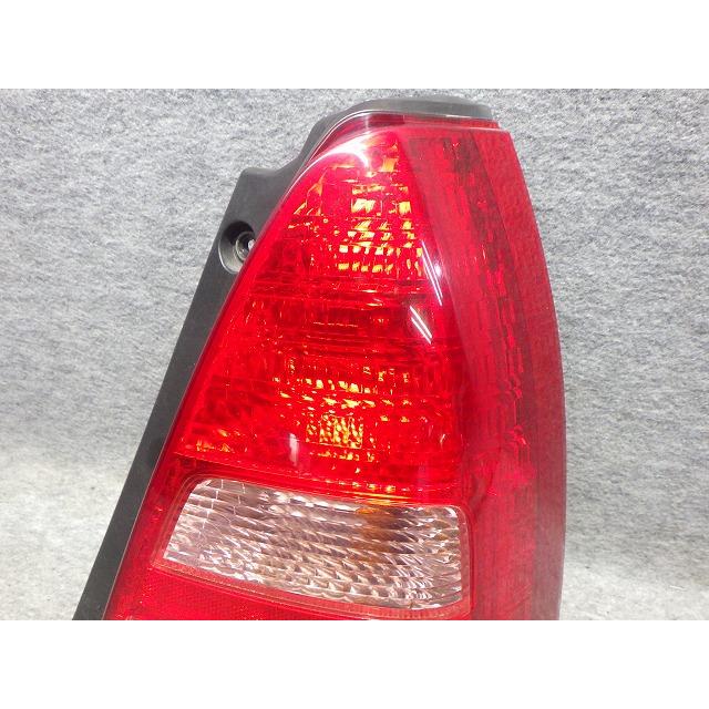 フォレスター フォレスター 右テールランプ SG5 220-20762 84201SA110