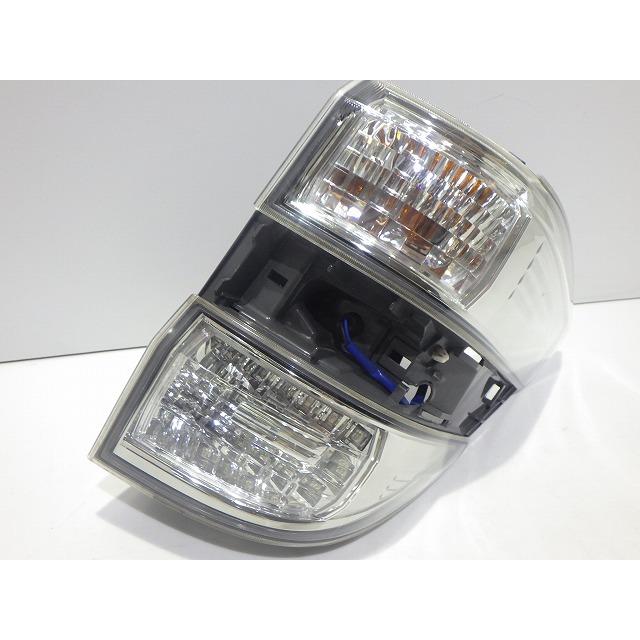 トヨタ（TOYOTA） 20系 ヴェルファイア 右テールランプ ANH20/25 GGH20