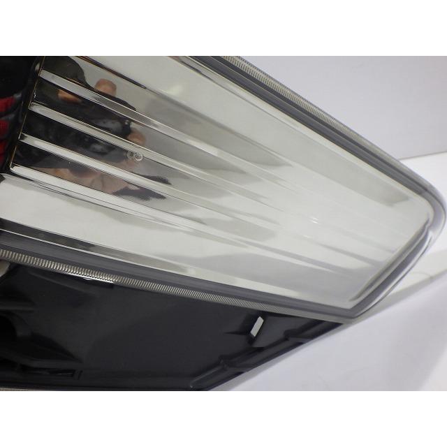 トヨタ（TOYOTA） 20系 ヴェルファイア 右テールランプ ANH20/25 GGH20