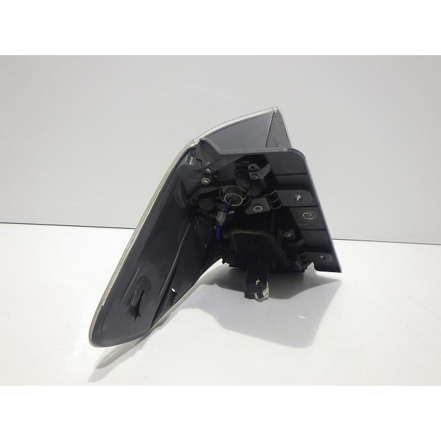 トヨタ（TOYOTA） 20系 ヴェルファイア 右テールランプ ANH20/25 GGH20