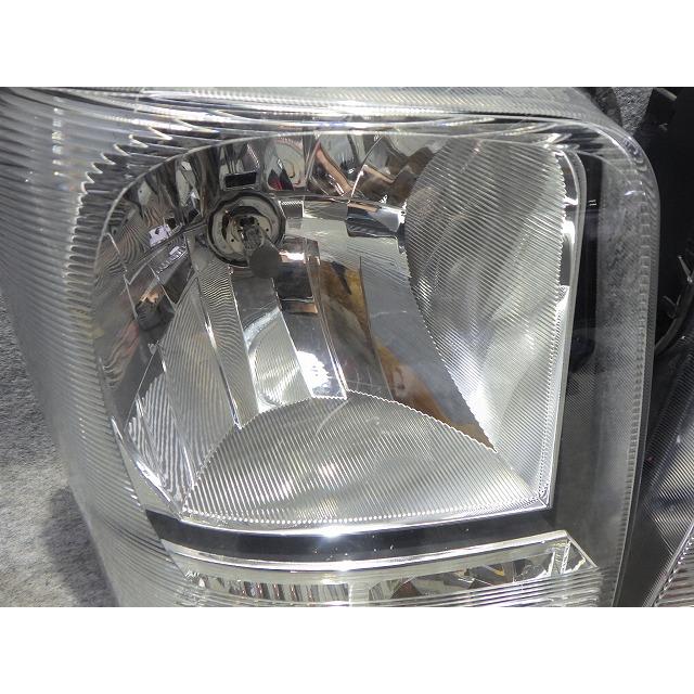 エブリィDA64V 左側ヘッドライト　LE04G6129 (66) スズキ（SUZUKI） エブリィ ヘッドライト左右 DA64V ハロゲン