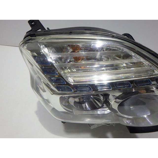 日産（NISSAN） エクストレイル 右ヘッドライト HID T31 NT31 後期