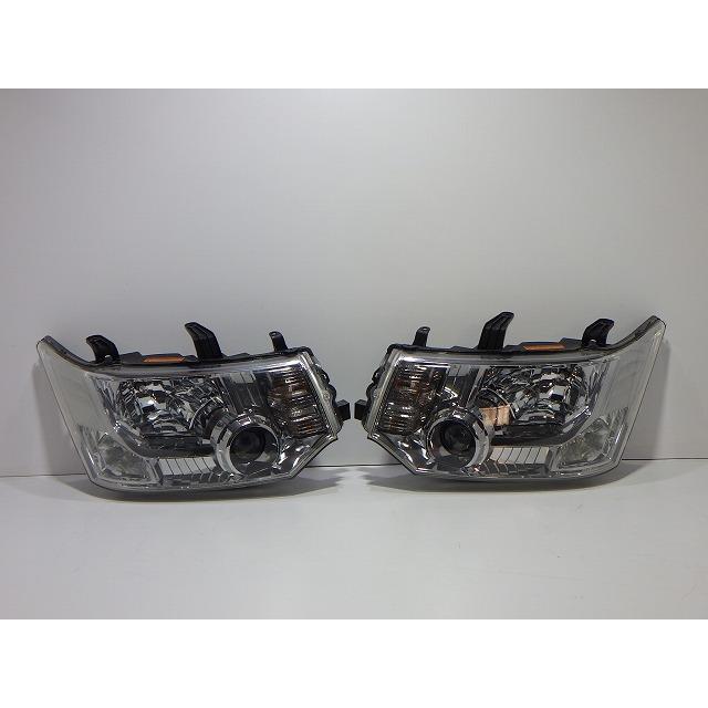 週末値下げ　cv1w cv5w デリカD5 前期　ヘッドライト左右セット 三菱（MITSUBISHI） デリカD5 ヘッドライト 左右 HID CV1W CV2W CV4W