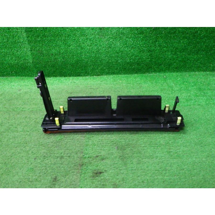 トヨタ（TOYOTA） 30セルシオ 小物入れ DVDナビユニット フタ