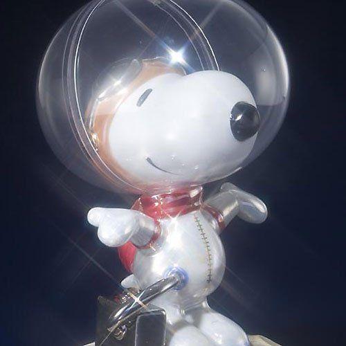 [Limited (1000)] スヌーピー Ear フィギュア 2009 - FIRST BEAGLE ON THE MOON_1