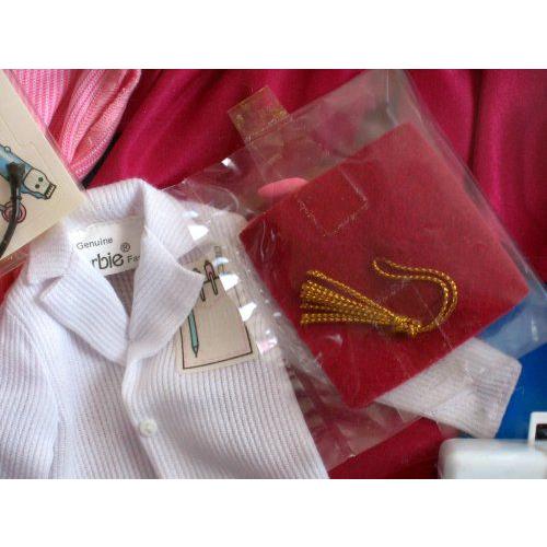 Barbie(バービー) Vet Fun ファッション Playset - Everything For The Vet School Graduate! (1984 Matt |  | 02