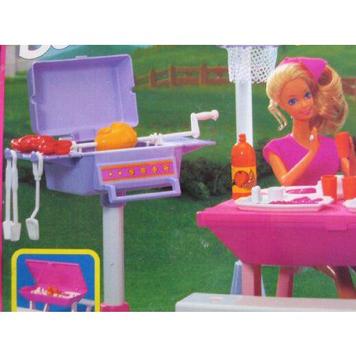 Barbie(バービー) BACKYARD COOKOUT Playset - Back Yard Cook Out / Picnic Table， バスケットball Set |  | 01