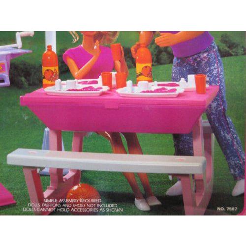 Barbie(バービー) BACKYARD COOKOUT Playset - Back Yard Cook Out / Picnic Table， バスケットball Set |  | 02