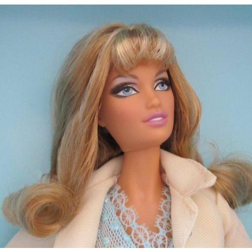 Barbie(バービー) デザイナー CYNTHIA ROWLEY 人形 コレクター エディション ゴールドレーベル (2004) |  | 01