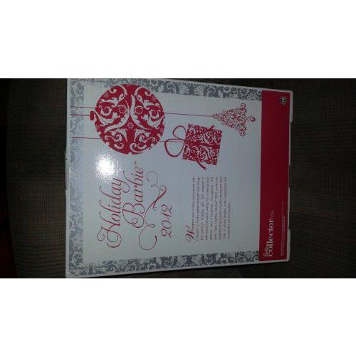 (Caucasian， White) 2012 ホリデー バービー人形， ブロンズヘアー， 赤ドレス |  | 01