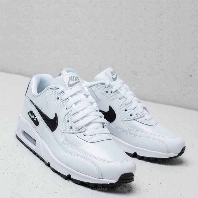 履き心地◎ 即納 ナイキ エア マックス９０ レディース Nike Air Max