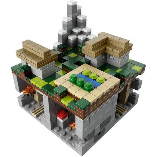 LEGO Minecraft The Village 21105の画像