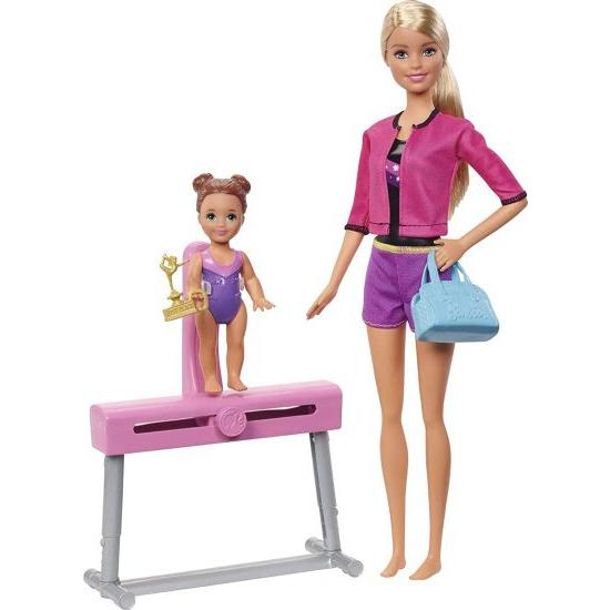 Barbie バービー体操のコーチDolls＆Playsetブロンドのコーチバービー人形、ブルネットの小さな人形、バランスビームとスライドメカニズム、3-7歳の贈り物