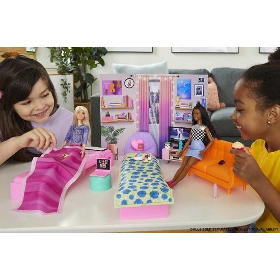 Barbie バービー：ビッグシティ、ビッグドリームズドームルームプレイセット2ベッド、ソファ、豆袋椅子、ベッドルームの家具、装飾＆アクセサリー、3-7歳のギの画像