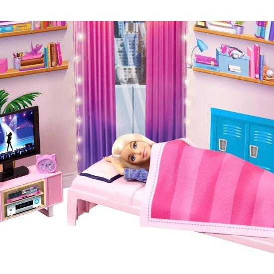 Barbie バービー：ビッグシティ、ビッグドリームズドームルームプレイセット2ベッド、ソファ、豆袋椅子、ベッドルームの家具、装飾＆アクセサリー、3-7歳のギの画像