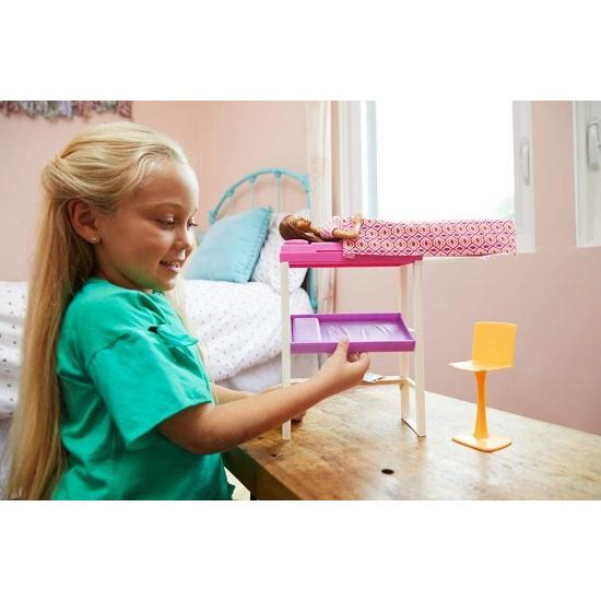 Barbie バービー人形と家具セット、変身した二段ベッドとデスクアクセサリーのロフトベッド、3-7歳のギフトセットの画像